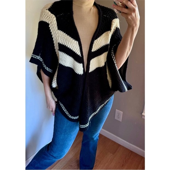 Oxford Circus black knit shawl size small/medium - Picture 3 of 11